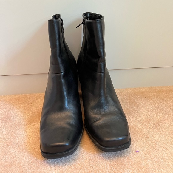 Leather heeled boots - Picture 3 of 4